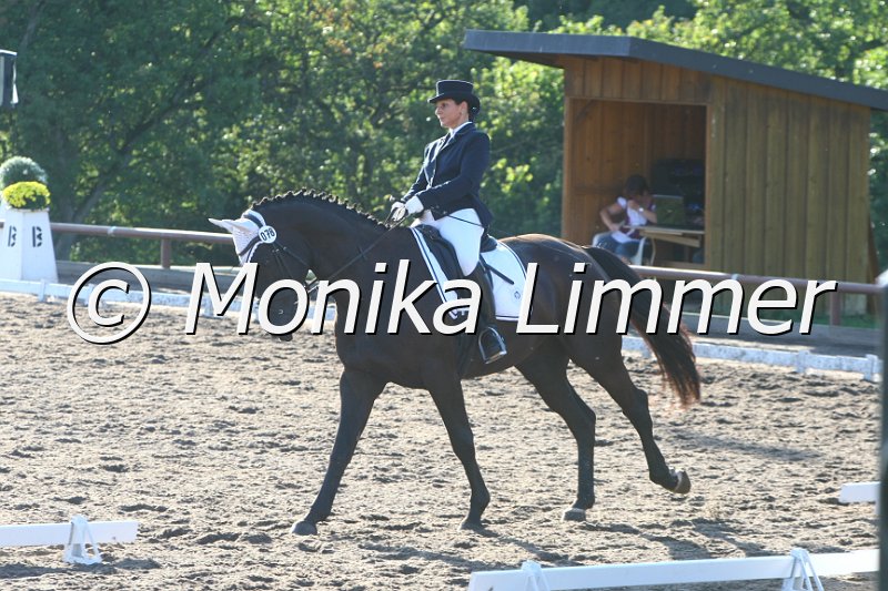 109M4979_Highlight_Dressurreiter A.JPG